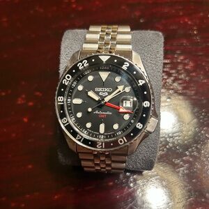 Seiko 5 GMT